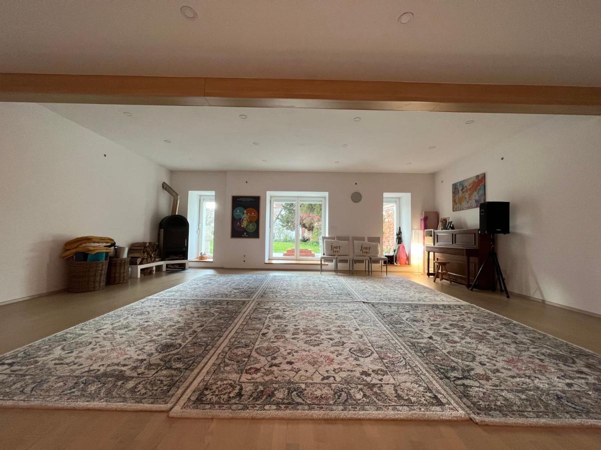 דירות סלובנסקה ביסטריקה Om Yoga Center מראה חיצוני תמונה
